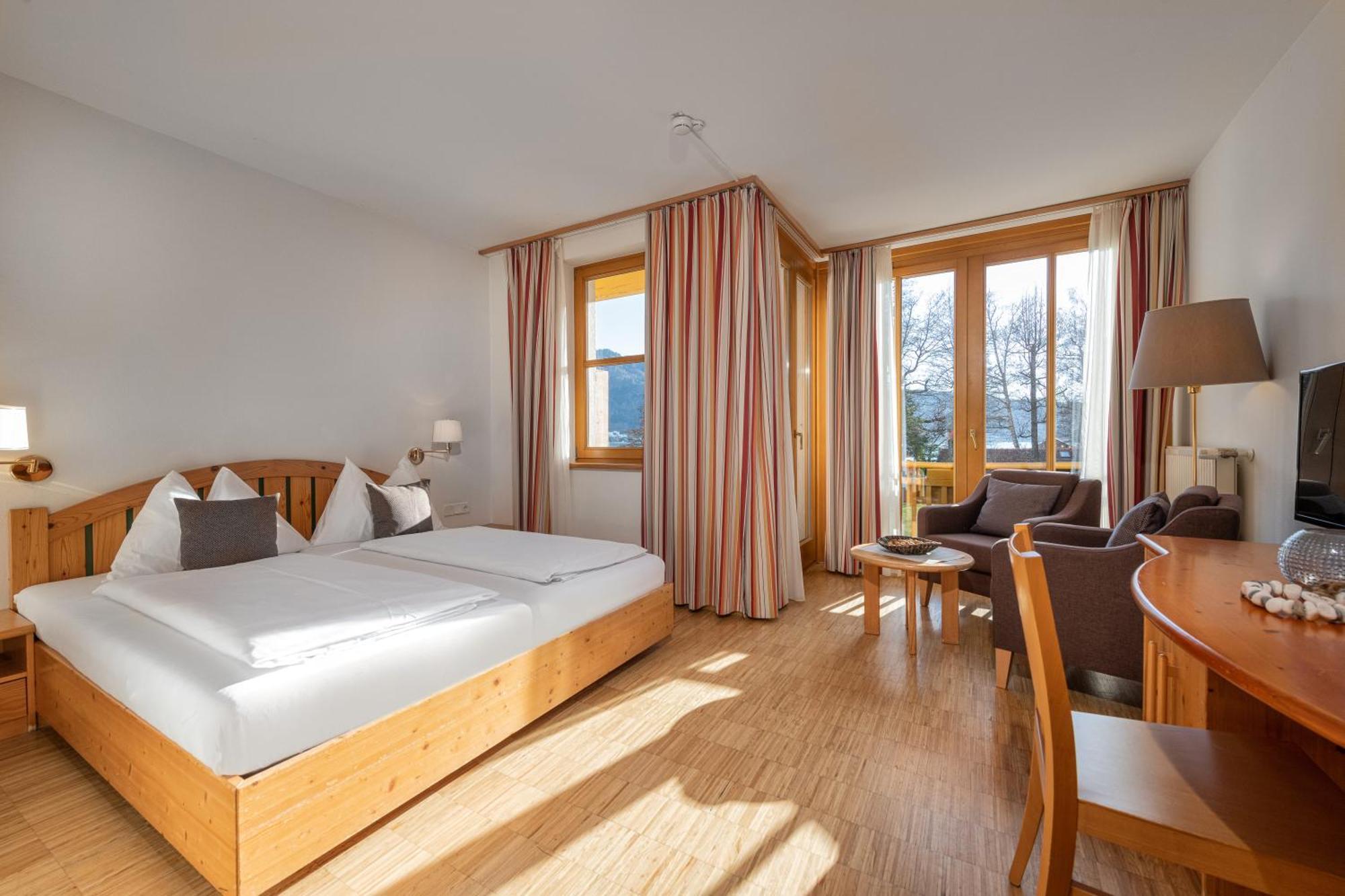 Seehotel Urban Bodensdorf Exterior photo