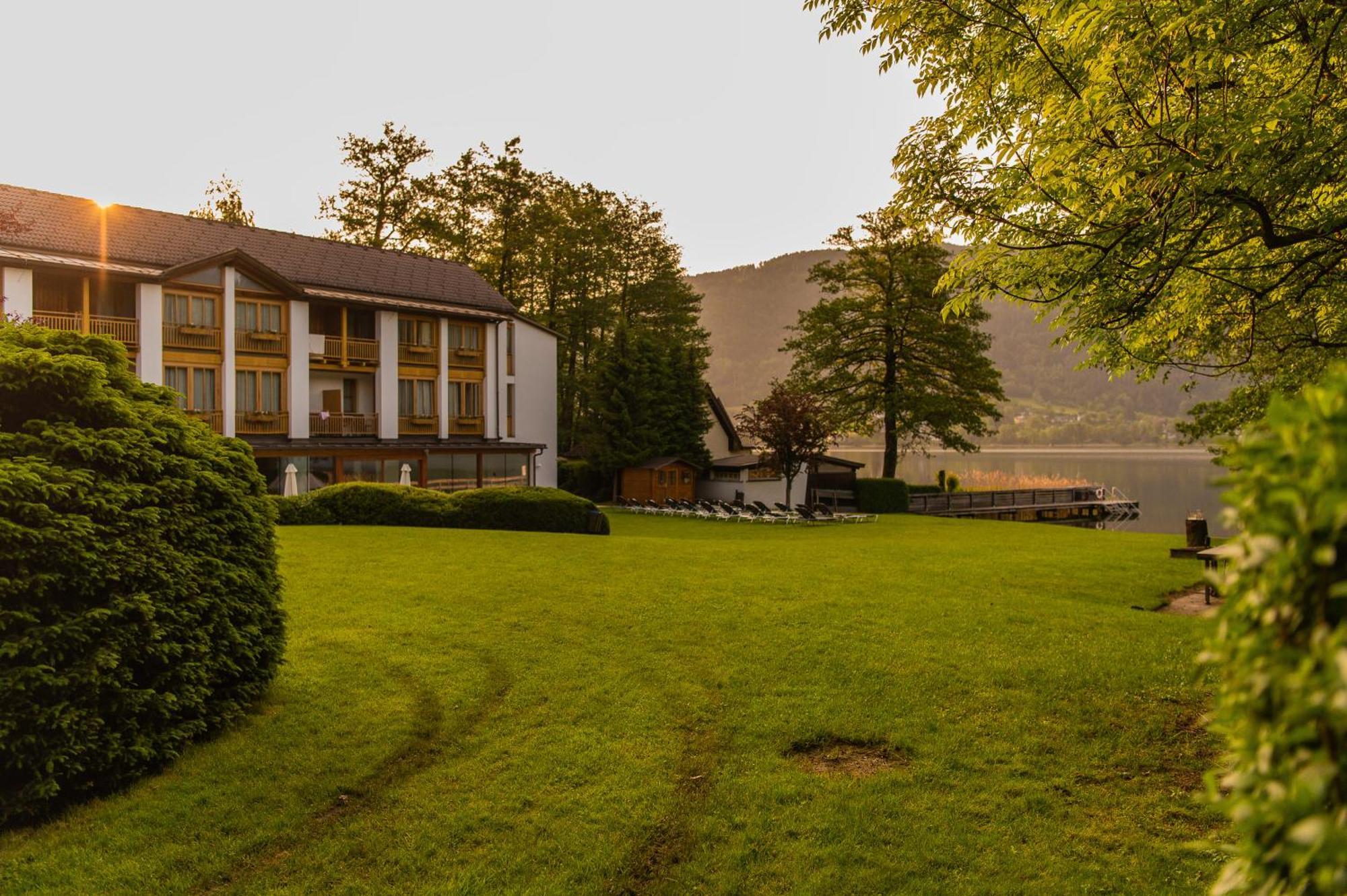 Seehotel Urban Bodensdorf Exterior photo